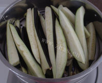 美味茄子肉馅饺子做法图解2)