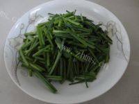 懒人版-蒜薹炒鸡蛋做法图解2)