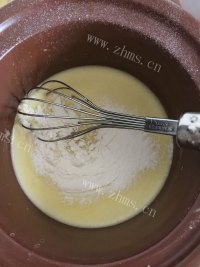 自制八寸戚风蛋糕做法图解8)