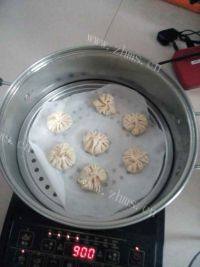 诱人的小笼汤包做法图解5)