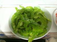 健康美食之苦瓜炒肉做法图解1)
