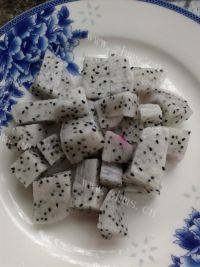 常吃不腻的水果沙拉做法图解3)