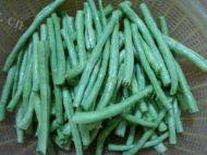 芝麻酱拌豆角做法图解1)