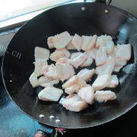 家常菜糖炒肉做法图解2)