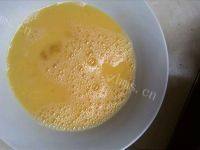 口感饱满的鸡蛋炒苦瓜做法图解2)