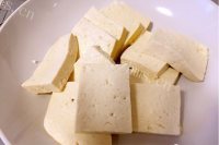 锅塌豆腐做法图解1)