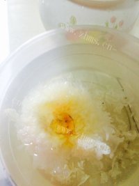 滋补银耳雪梨汤做法图解1)