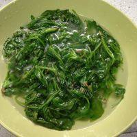 蛋皮菠菜包做法图解4)