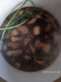 春笋烧五花肉做法图解10)
