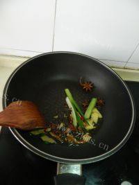 美味的白萝卜炖牛肉做法图解4)