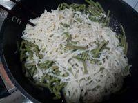 美味豇豆焖面做法图解7)