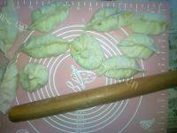 自己做的芹菜猪肉饺做法图解4)