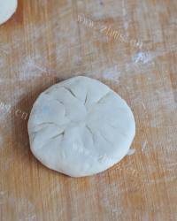 芳香四溢的韭菜馅饼做法图解10)