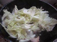 家常菜白菜木耳炒肉片做法图解4)
