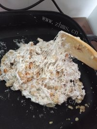 特色美食牛轧糖做法图解6)