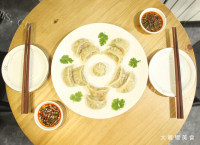 美味的酸笋辣条饺子做法图解10)