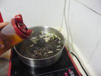 秀色可餐的紫菜蛋汤做法图解7)