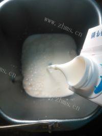 在家做的面包机酸奶做法图解1)