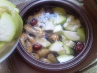 虾干胡瓜炖鸡汤做法图解7)