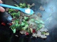 营养丰富的西兰花炒牛肉