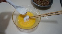 美味的鸡蛋饺做法图解3)