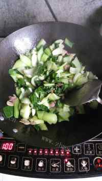 好吃的青菜炒肉丝做法图解5)