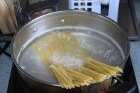 「家有大厨」番茄肉酱意大利面	做法图解2)