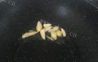 家常菜茭白炒肉片做法图解7)