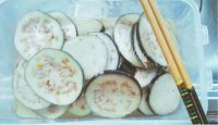 诱人的炸茄子做法图解2)
