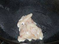 美味的韭菜炒鸡肉做法图解4)