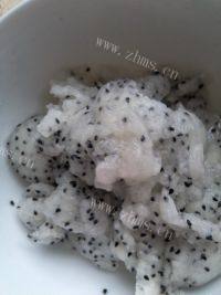 自制火龙果奶昔做法图解2)