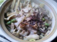 家常菜白菜炖肉做法图解7)