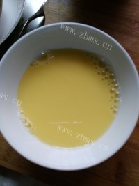 美味的南瓜蒸蛋做法图解3)