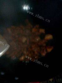 家常菜胡萝卜炒肉片做法图解8)