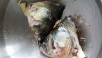 美味的鱼头豆腐汤做法图解3)