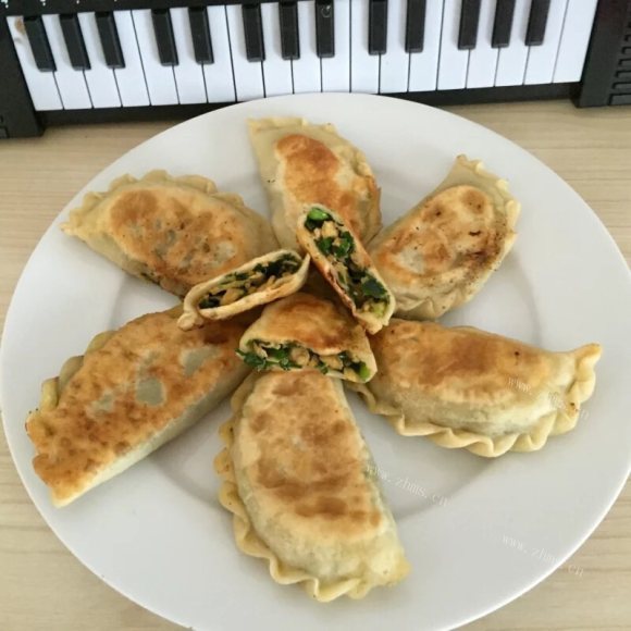 热腾腾的韭菜盒子