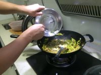 家常菜芹菜炒肉