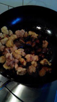 家常菜肉段烧茄子
