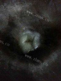 美味的黄豆焖猪脚做法图解5)