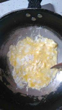 美味的蟹黄蛋做法图解3)