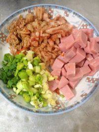 美味的泡菜炒饭做法图解3)