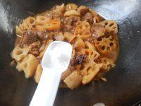 莲藕烧鸭肉做法图解11)