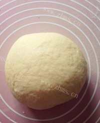 诱人的豆沙面包做法图解4)