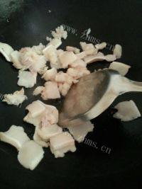 一个人的苦瓜炒肉做法图解3)