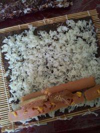 口感丰厚的火腿寿司做法图解5)
