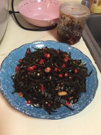诱人的凉拌海带丝做法图解12)