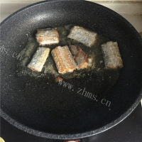 唇齿留香的香煎带鱼做法图解3)
