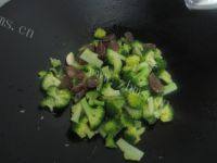 家常菜西兰花炒腊肠做法图解8)
