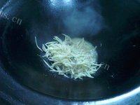 美美厨房之茭白炒肉丝