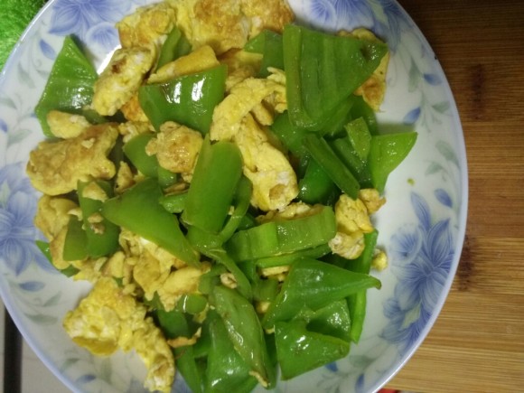 鲜美可口的青椒炒鸡蛋